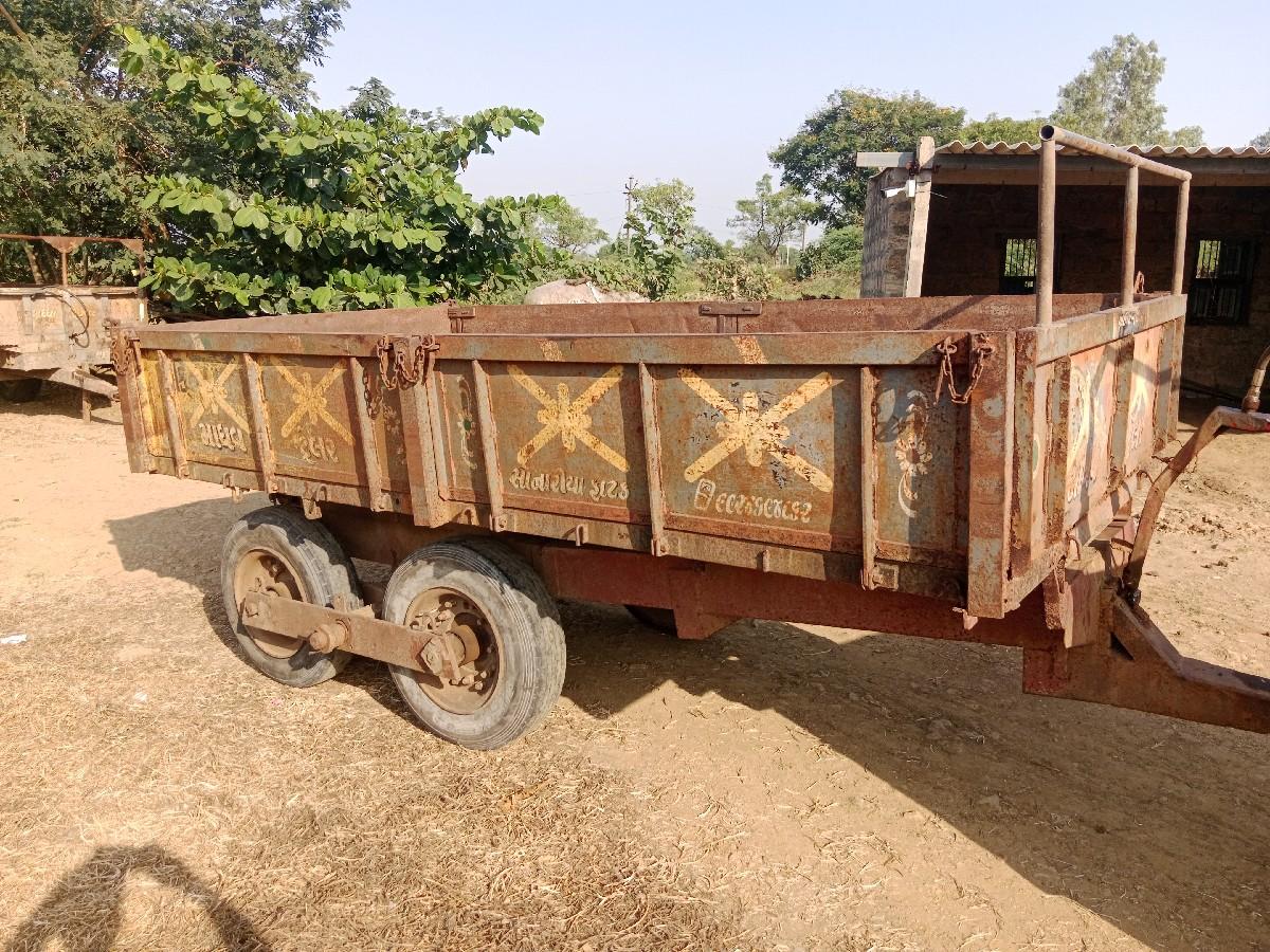 માધવ નું ફોરવીલ ટેલર વેચવાનું છે