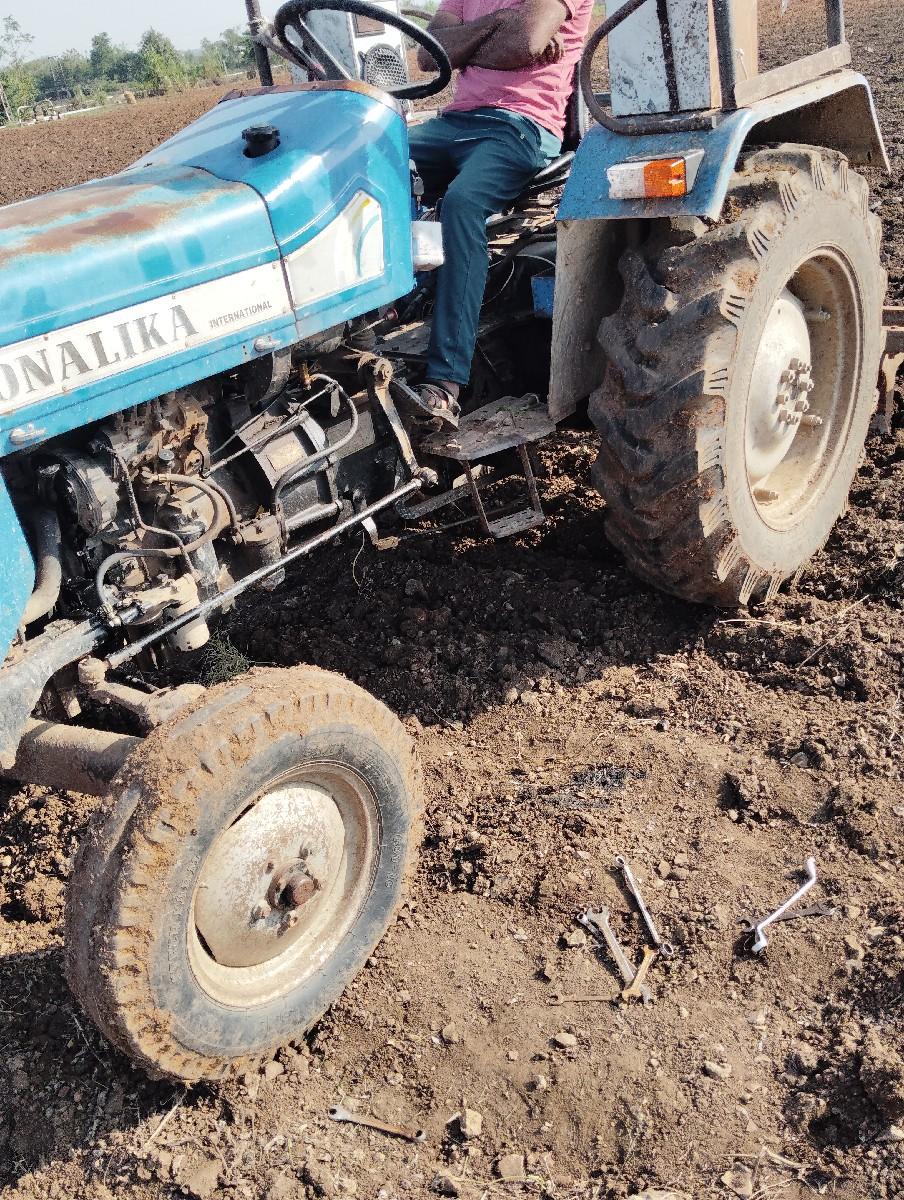 નવ નું મોડલ છે