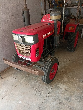 yuvraj 215 (યુવરાજ 215) ટ્રેક્ટર