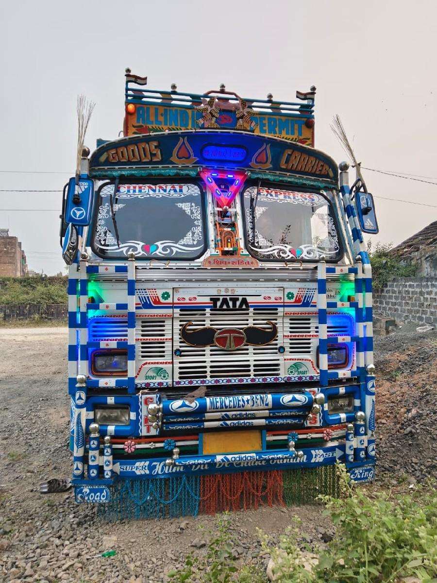 ટાટા 2518C 10 ટાયર ટ્રક