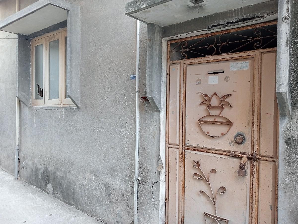 મકાન વેચવા નુ છે