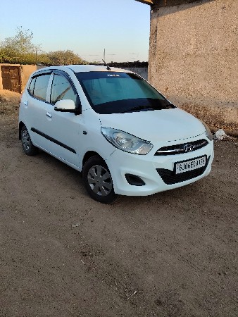 i10 megna top model,
Model 2011/ 7