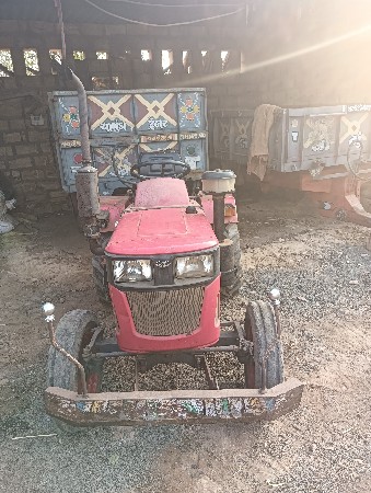 ટ્રેક્ટર વેચવાનું છે