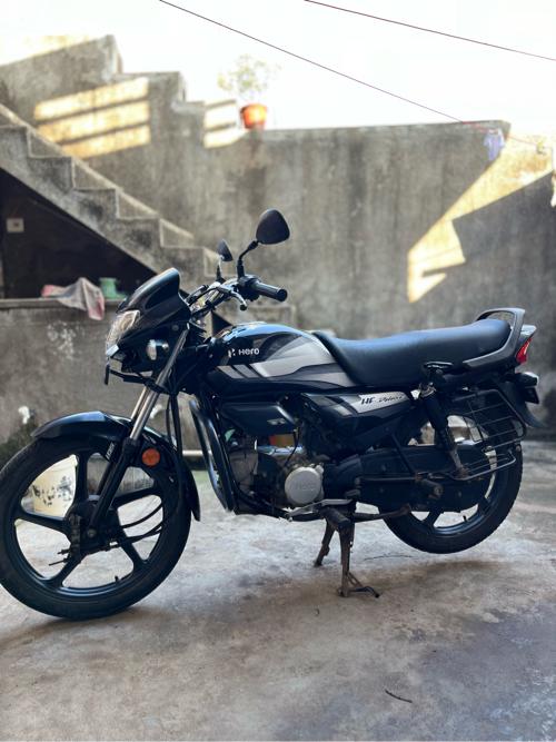 Hero HF Deluxe કિક વાળું