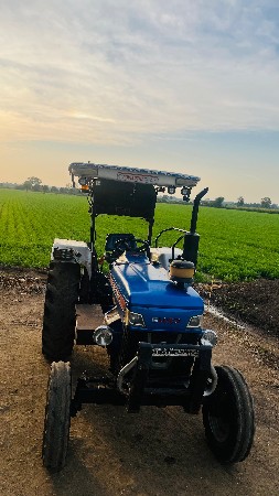 ટ્રેક્ટર વેચવાનું છે.