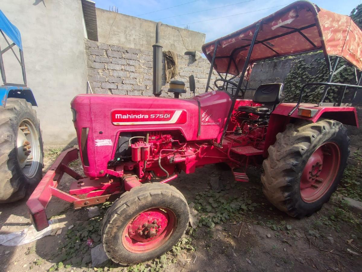 575 Mahindra  2017 power steering