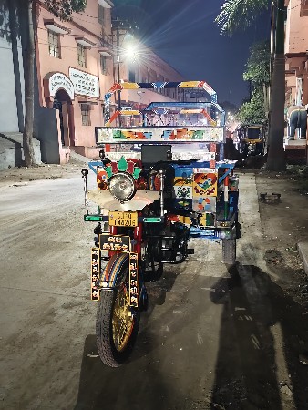 છકડો ગાડી વેચવાની છે ચીરાગ ની