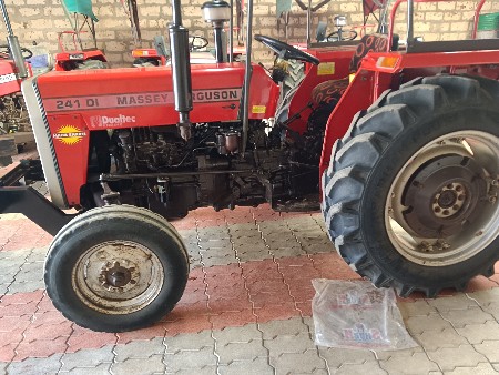 ટ્રેક્ટર વેચવાના છે