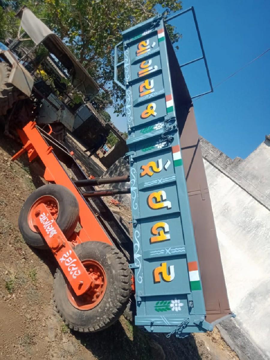 યોગીરાજ કંપનીનું ફોરવીલ ટેલર વેચવાન