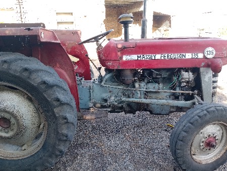 one three five tractor vechvanu