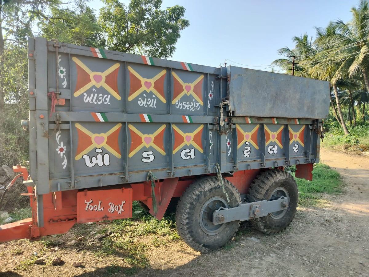 ડબલ પાટીયારો ગાડી વેચવાનું છે