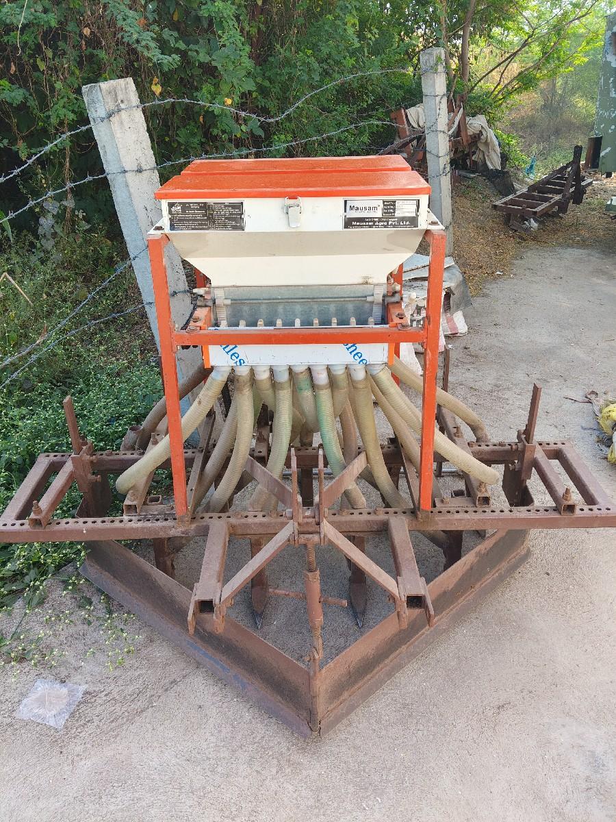 નાના ટ્રેક્ટર નો 9 દાતા