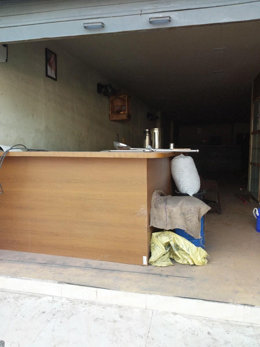 દુકાનનુ કાઉન્ટર તથા ફર્નિચર