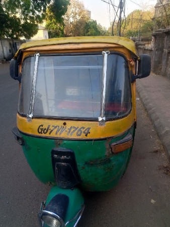 bajaj dubul stock cng riksa