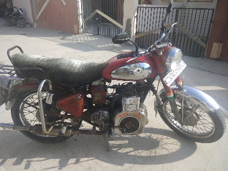 બુલેટ વેચવાનું છે.