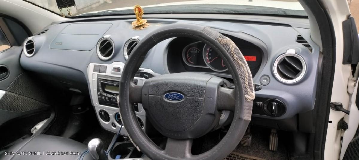 વેચવાની છે