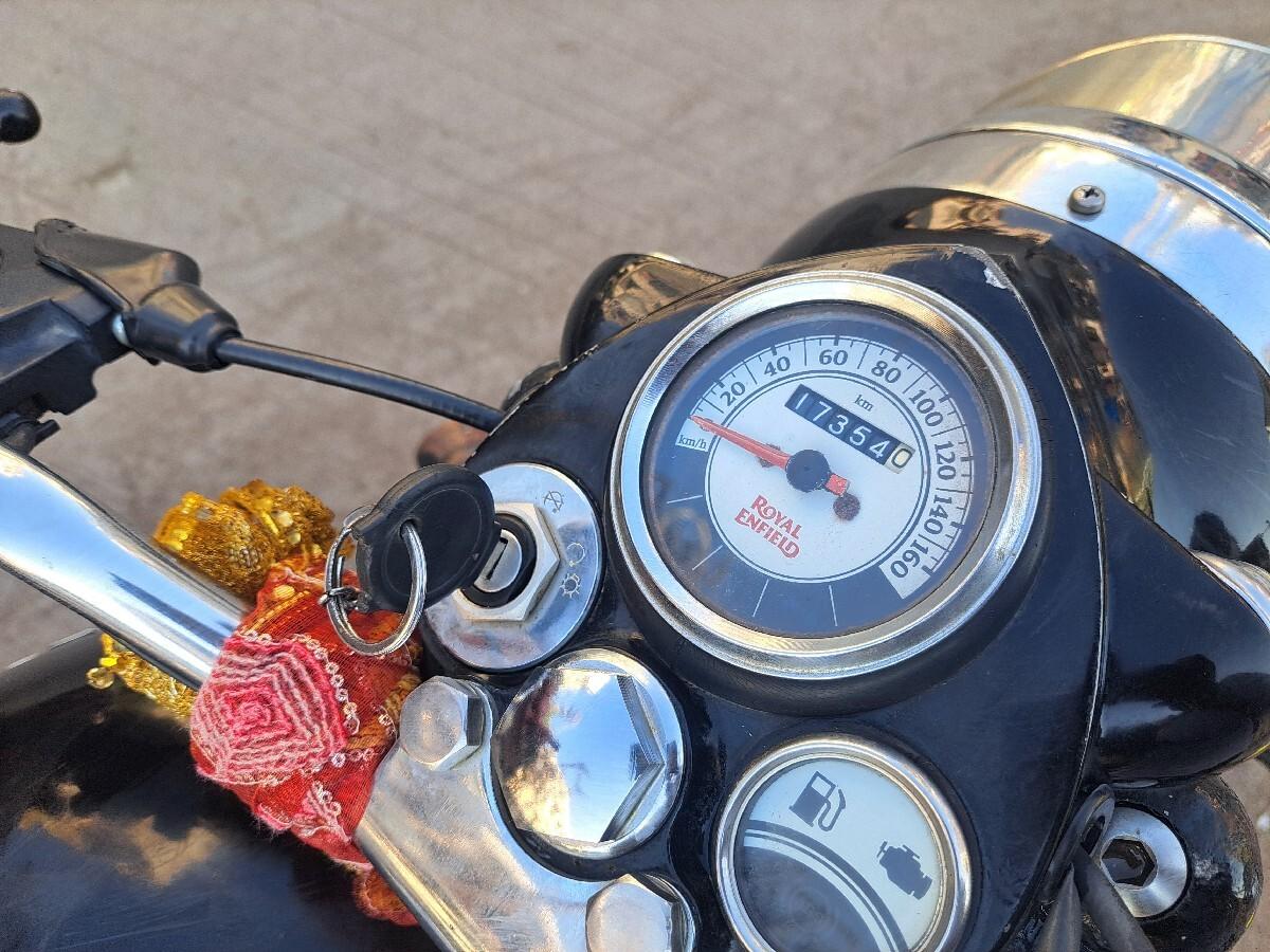 bullet ( બુલેટ ) વેચવાનું છે.