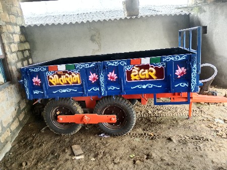 J જય સીતારામ ફોરવીલ ટેલર વેચાવ છે