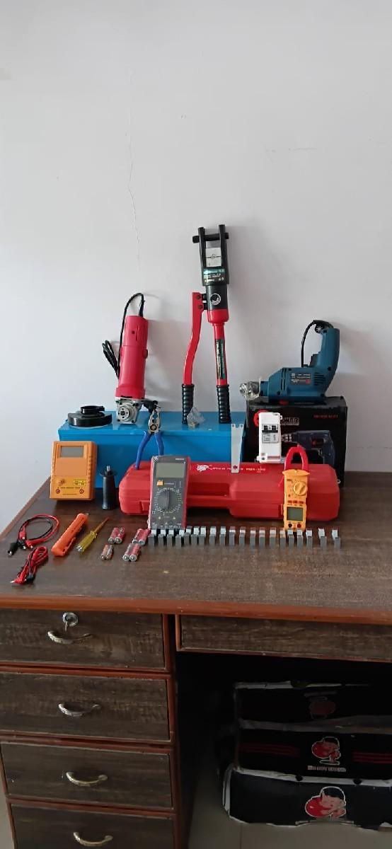 ઇલેક્ટ્રિક નો સેટ વેચવાનો છે