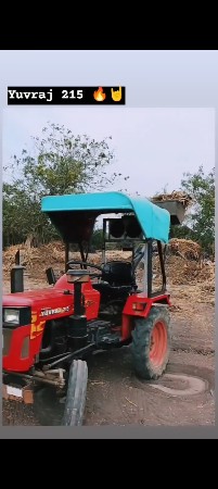 યુવરાજ 215 ટ્રેકટર વેચવાનું છે