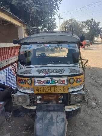 આ રીક્ષા વેચવાની છે
