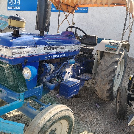 ટ્રેકટર વેચવાનું છે