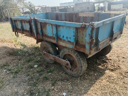 ખોડીયાર કંપનીનું ફોરવીલર  ટેલર વેચવ