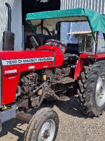 messi tractor 7250