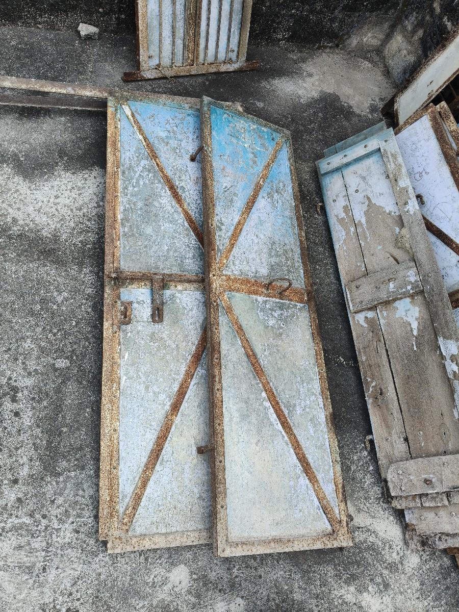 દરવાજા વેચવાના છે