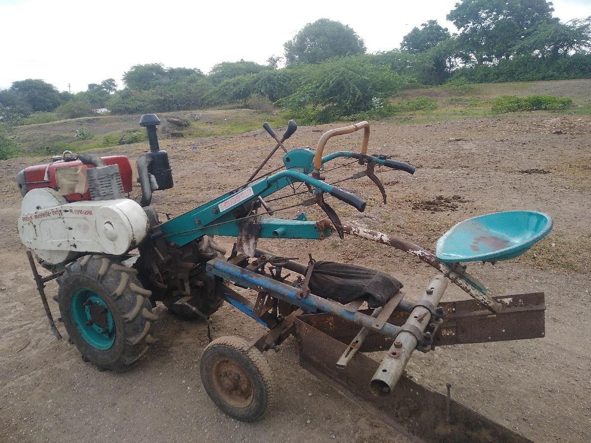શીંગડા વારુ ટ્રેક્ટર વેચવાનું છે