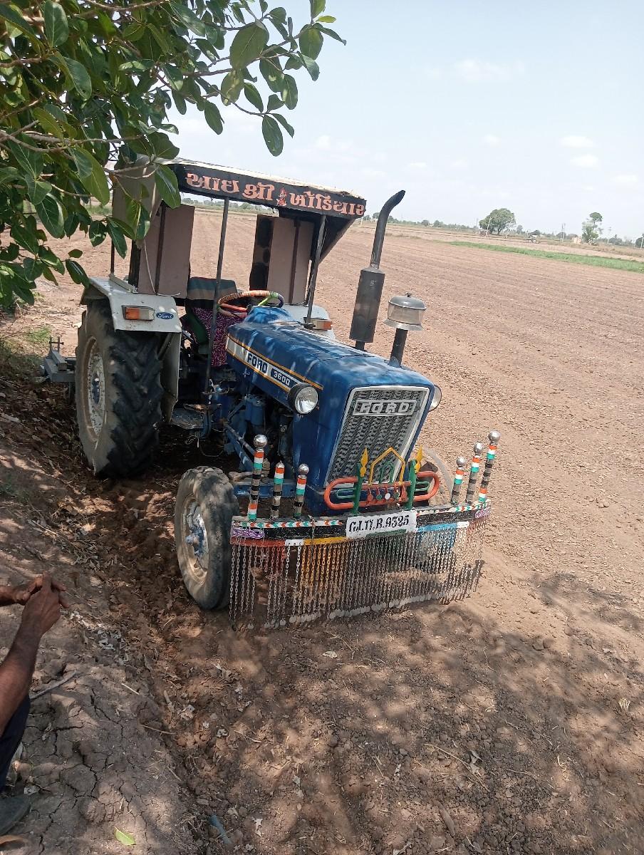 ટ્રેક્ટર વેચવાનું છે ford 3600