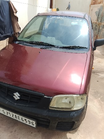 ફોર વ્હીલ-કાર વેચવાની છે