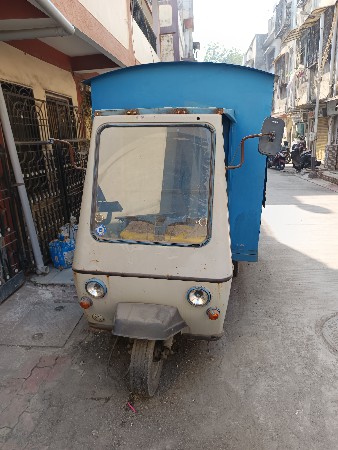 ફાસ્ટ ફૂડ માટે ટેમ્પો રિક્ષા