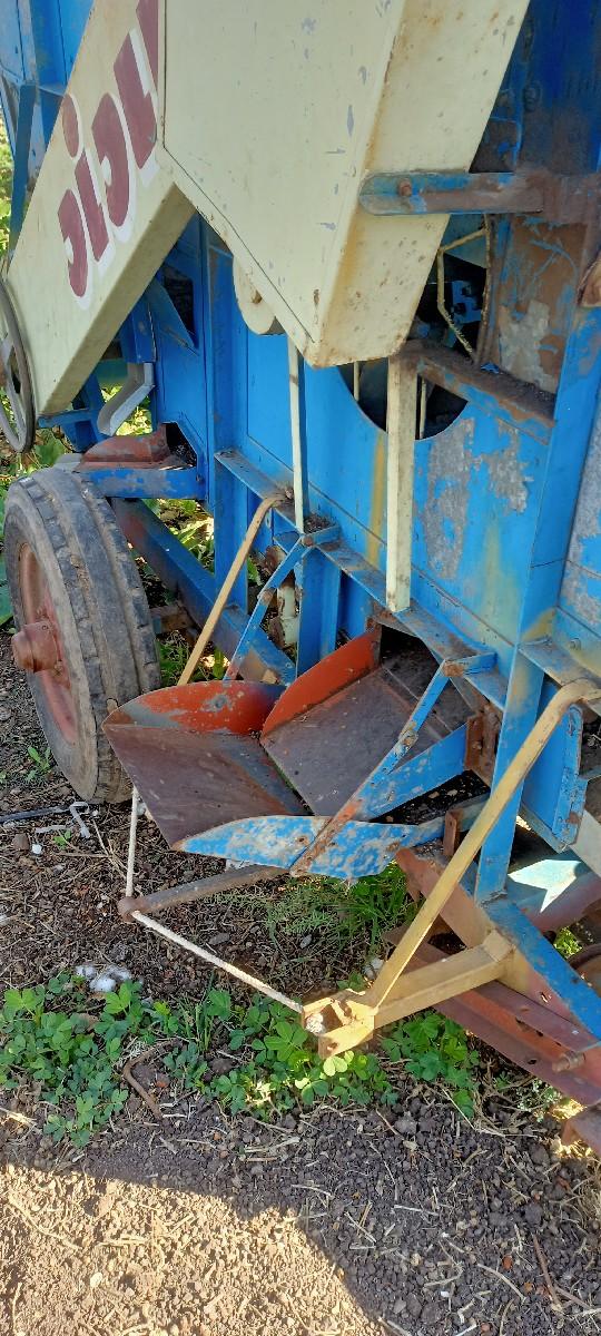 ગંગા થ્રેસર વેચવાનું છે