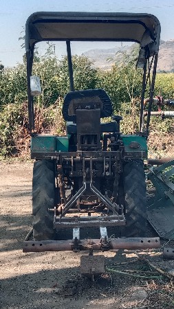 ટ્રેકટર વેસવાનુ છે