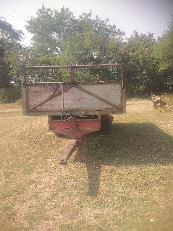 વેચવાની છે