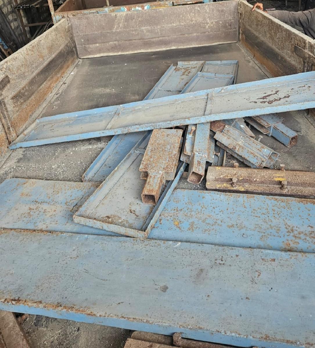 ટ્રેલરના ફારકા ના પાટિયા