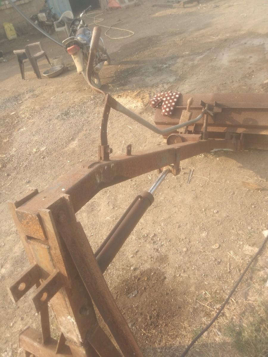 લોડર વેચવાનો છે સિંગલ જેક