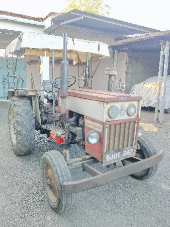 ટ્રેકટર વેચવાનું છે