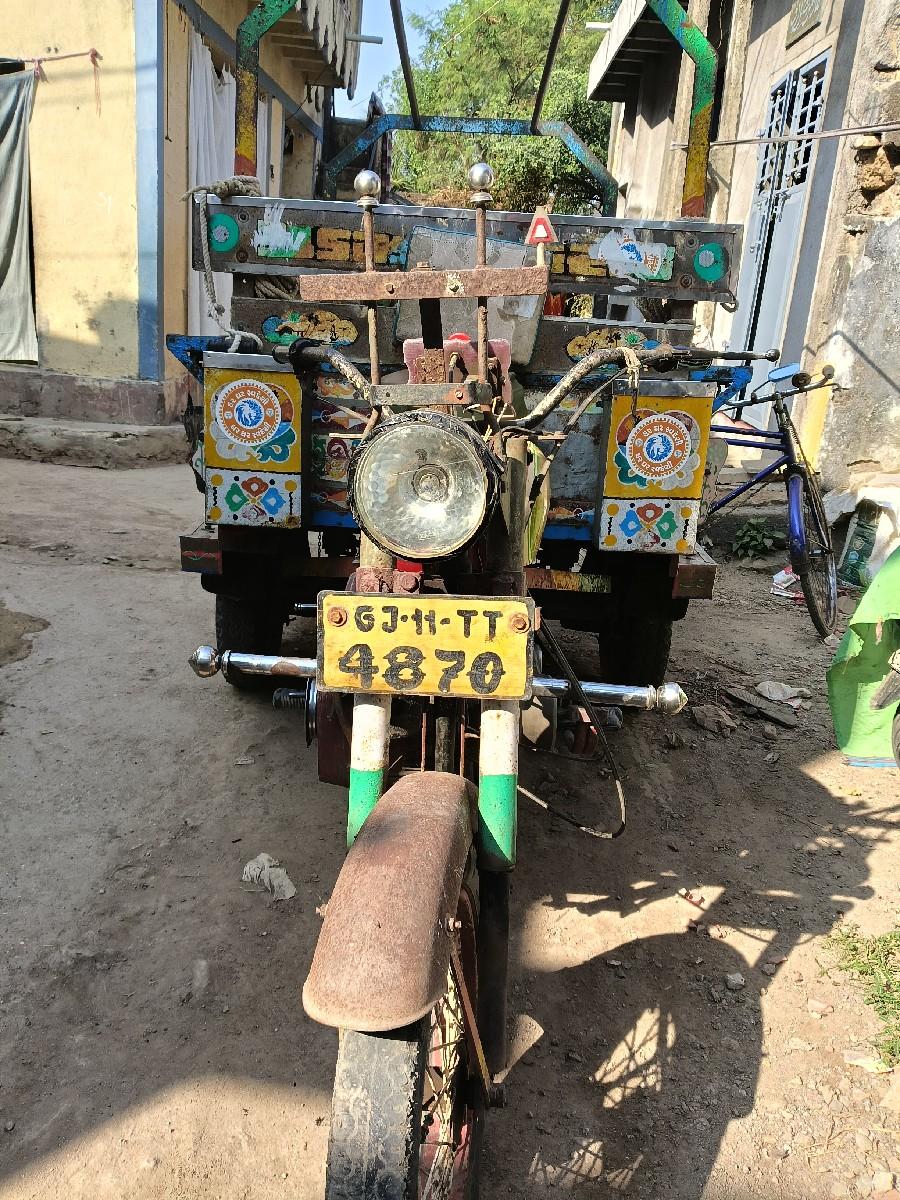 રીક્ષા વેચવાની છે