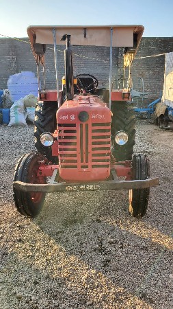 ટ્રેક્ટર વેચવાનું છે