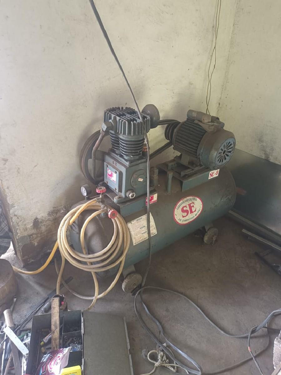 વેલડિગ અને પંચરની દુકાનનો સામાન