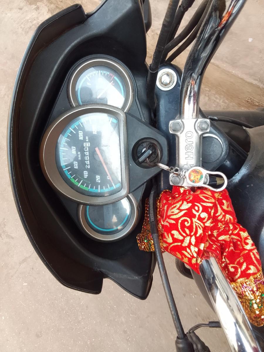 Super splendor વેચવાનું છે.