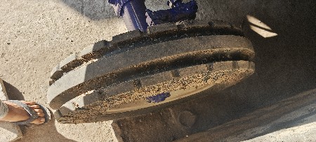 ટાયર વેચવાના છે.