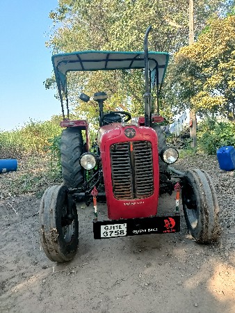 ટ્રેક્ટર વેચવાનું છે