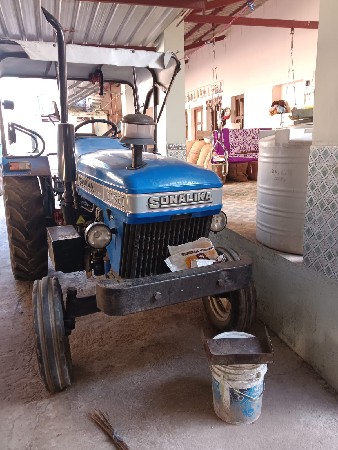 ટ્રેક્ટર વેચવાનું છે.