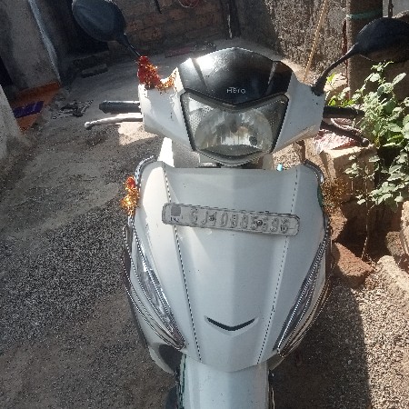 વેચવાની છે