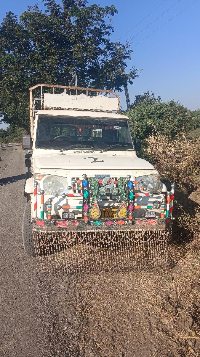 બોલેરો મેક્સી ટક