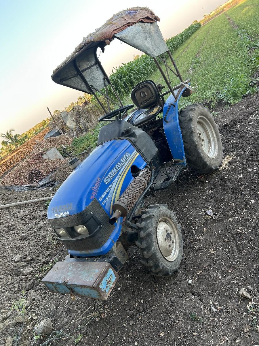 મીનિ ટ્રેક્ટર વેચવા નુ છે