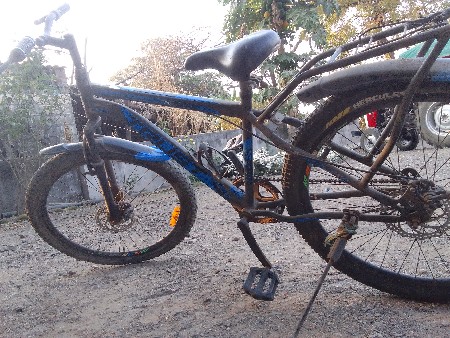 1 વર્ષ ચાલેલા છે